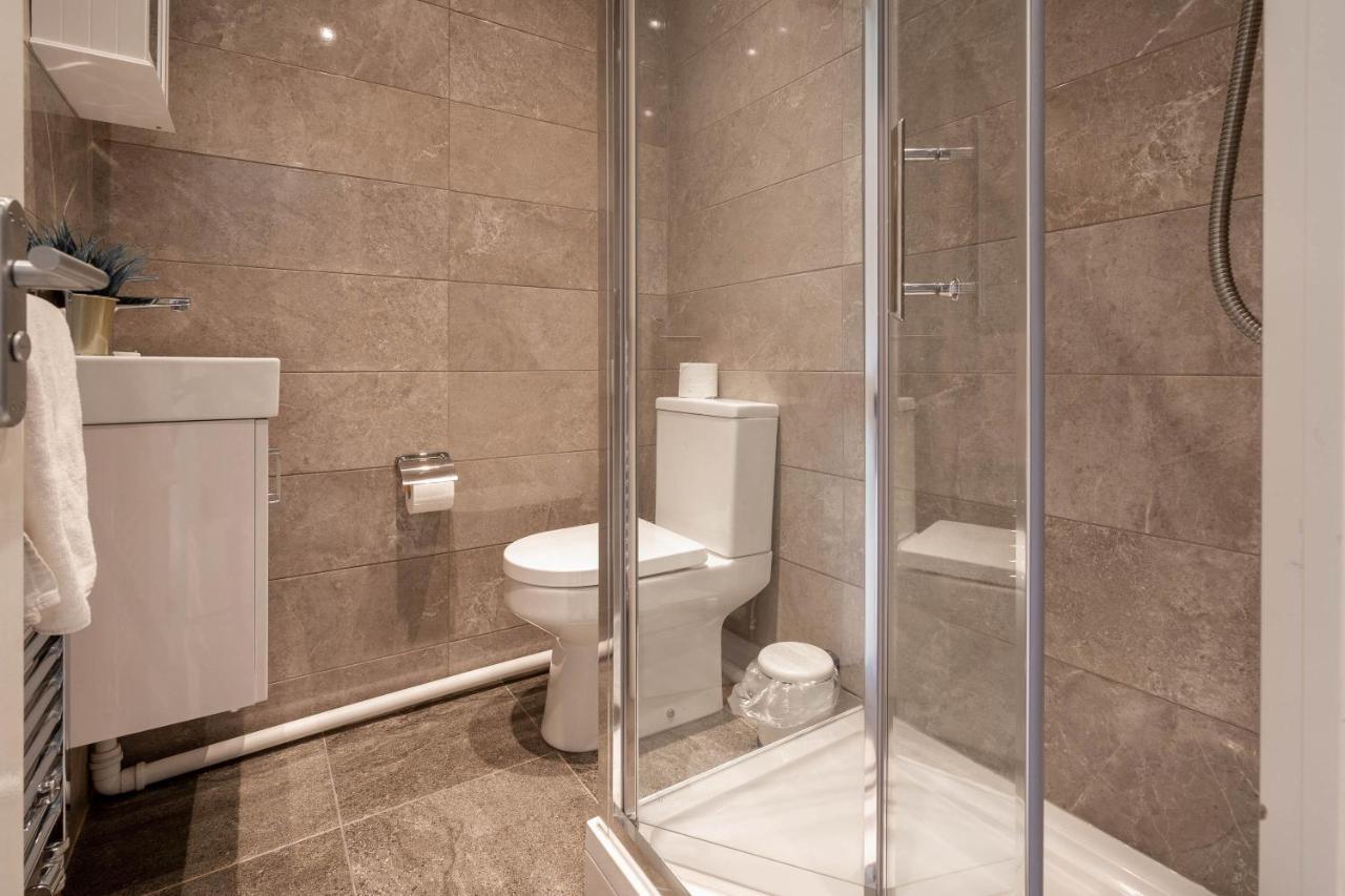 Haus - Luxury 4 Bedroom House - Parking - Fast Wifi - Smart Tvs - Garden - Rated